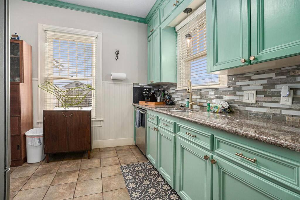 Beachy Bungalow! 2Bd, King Bed Galveston Zewnętrze zdjęcie