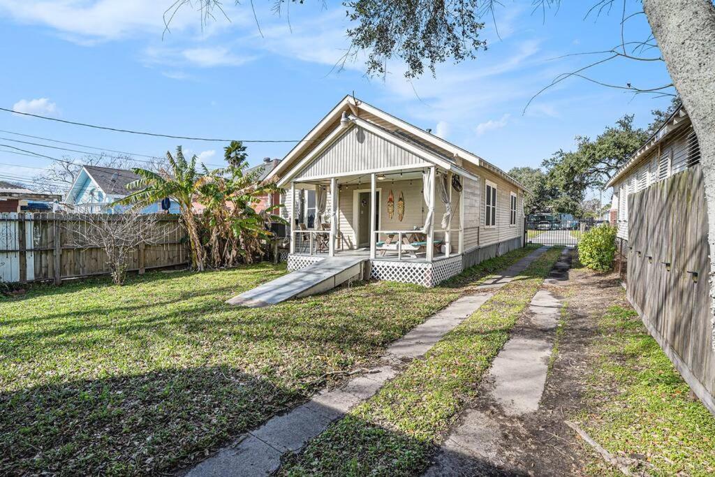 Beachy Bungalow! 2Bd, King Bed Galveston Zewnętrze zdjęcie