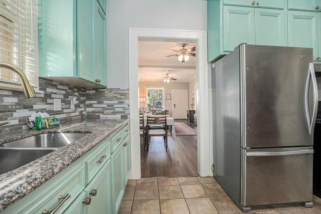 Beachy Bungalow! 2Bd, King Bed Galveston Zewnętrze zdjęcie