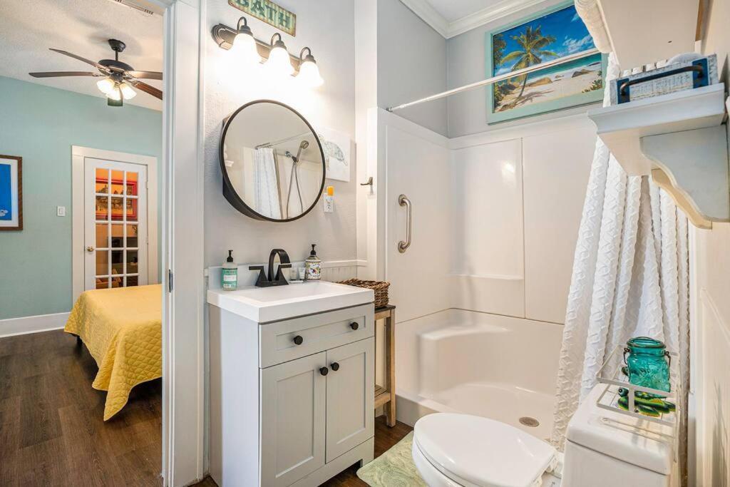 Beachy Bungalow! 2Bd, King Bed Galveston Zewnętrze zdjęcie