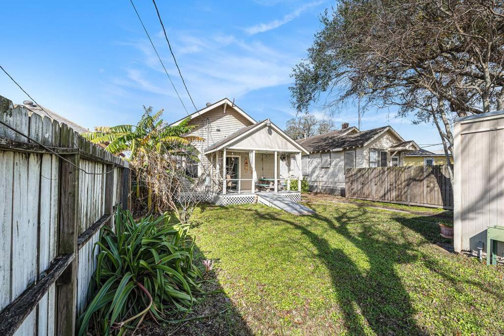Beachy Bungalow! 2Bd, King Bed Galveston Zewnętrze zdjęcie